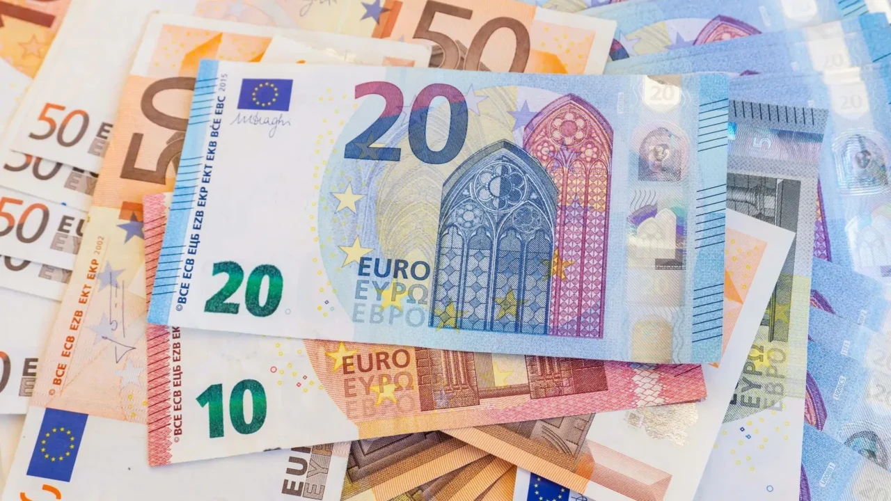 مُباشر الان.. سعر اليورو اليوم الخميس 25-9-2025 بالسوق السوداء والبنوك