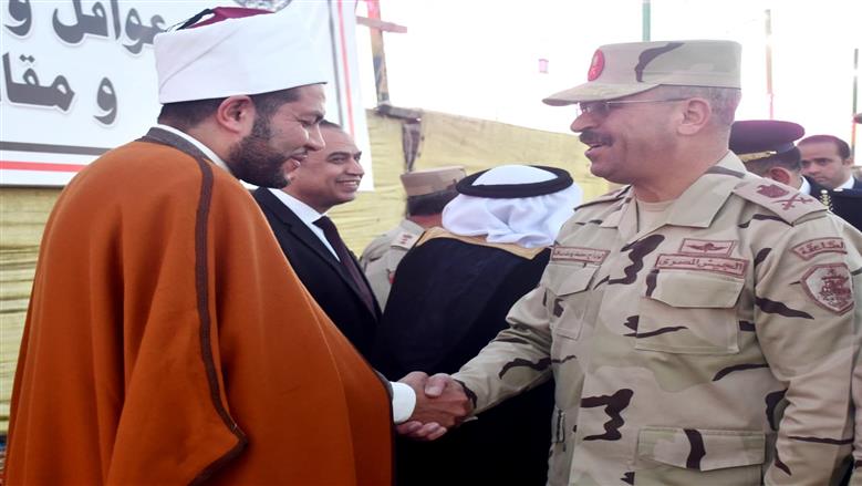 قيادة الجيش الثانى الميدانى تنظم لقاءاً وحفل إفطار لعدد من شيوخ وعواقل شمال سيناء