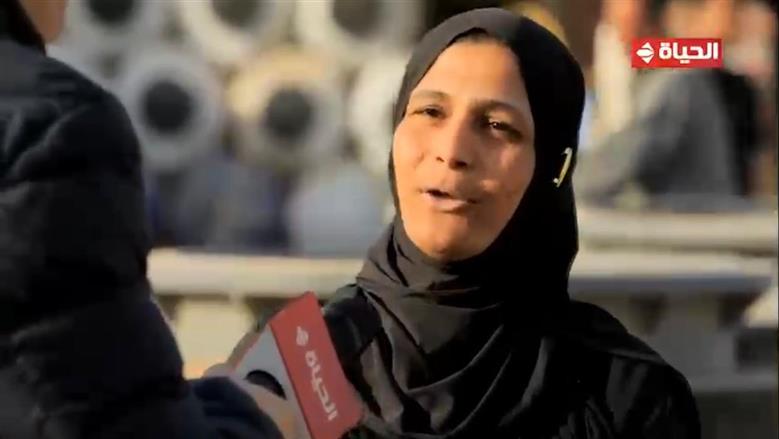 عمرو الليثي يجبر بخاطر عاملة زراعية ويهديها 5 آلاف جنيه في «أجمل ناس»